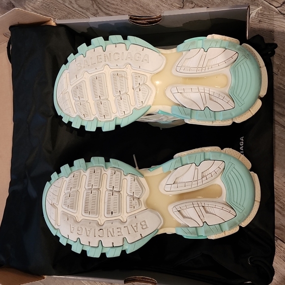 Authentic Balenciaga track 2 caged trainer - Picture 4 of 4